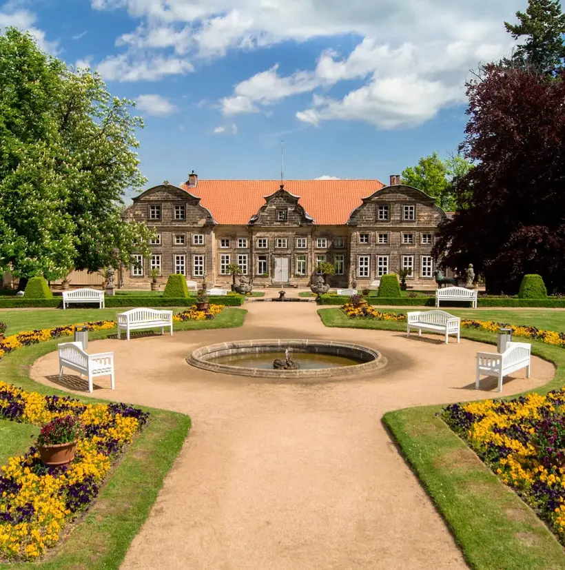 Kleines Schloss mit Barockgarten